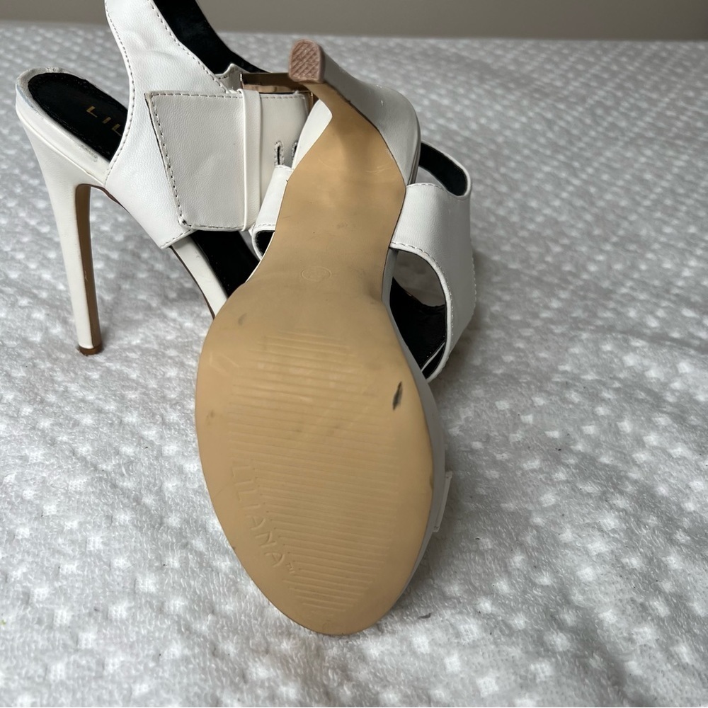 Liliana Off White Heeled Sandal. - Picture 6 of 9